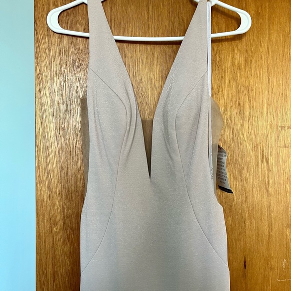 BNWT Jovani Gown - Picture 5 of 5